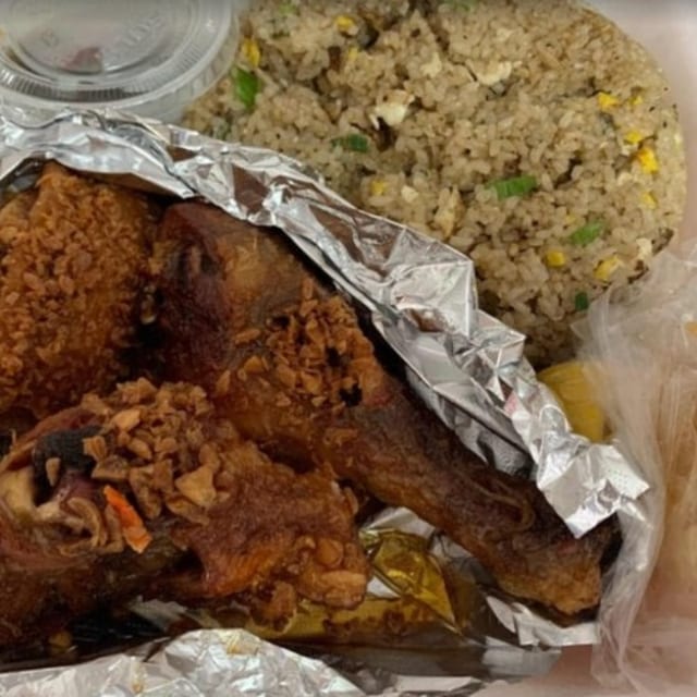 C8- Broken Rice with Grilled Lemongrass Chicken.
