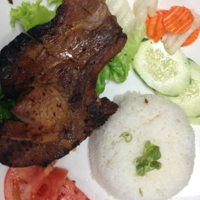C1- Broken Rice with Grilled Porkchops.
