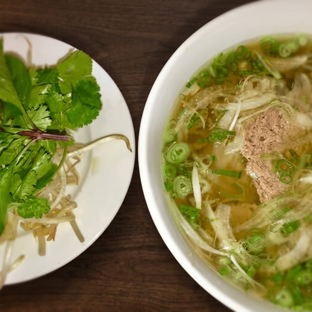 P5- Rare Beef & Meatballs - Pho Tai Bo Vien.