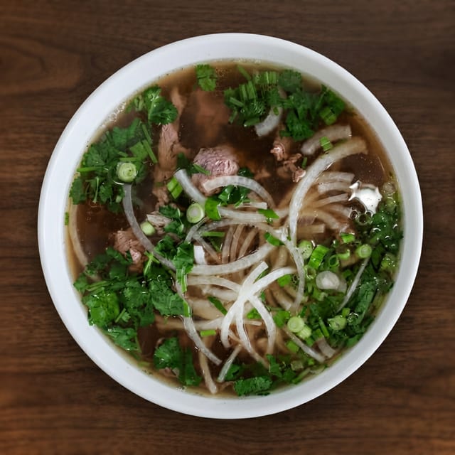 P6- Rare Beef & Flank - Pho Tai Nam.